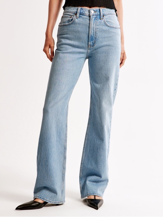 Abercrombie Light Wash 90’s High-Rise Relaxed Women's Jeans